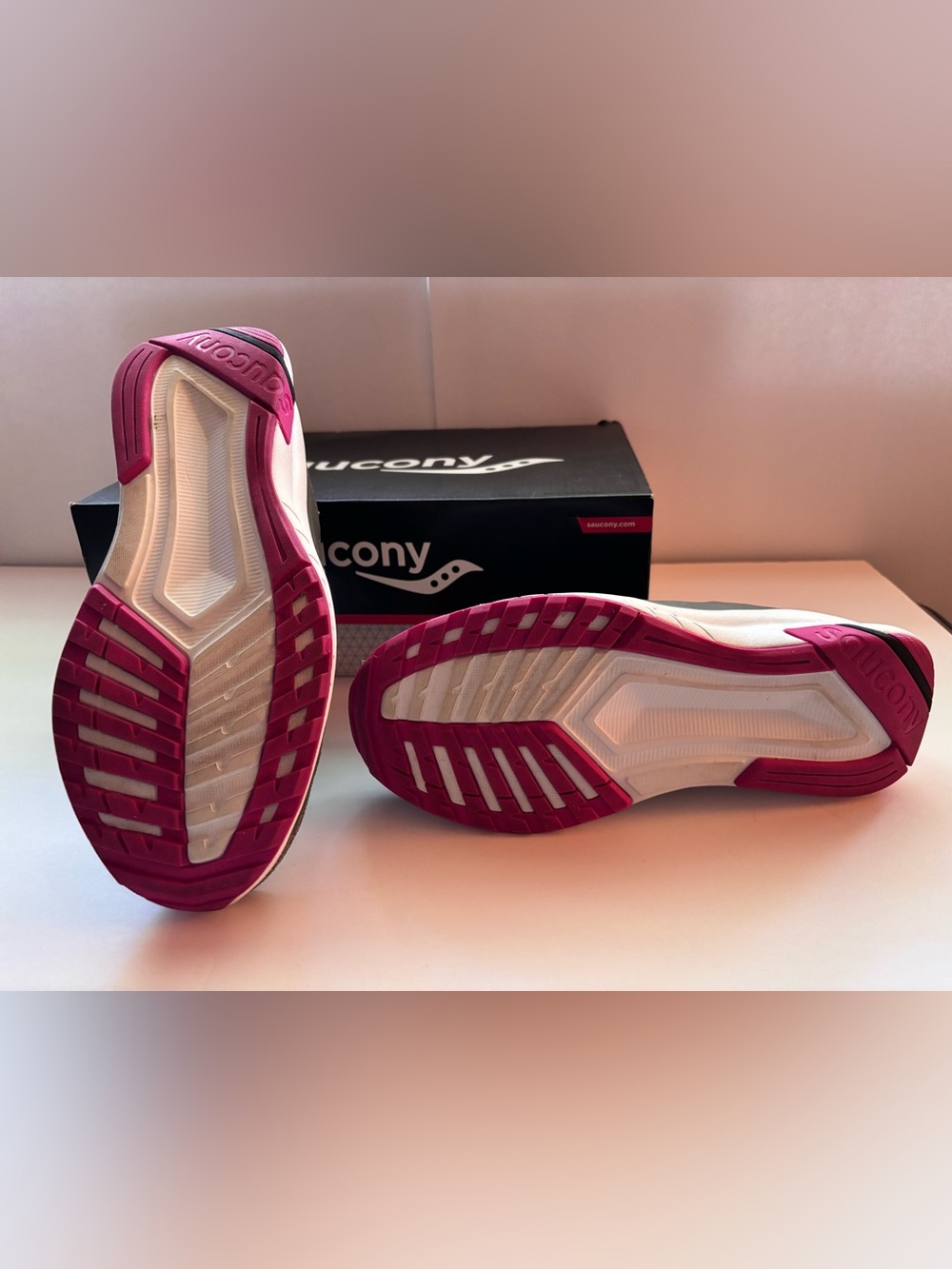 Saucony Women's Stretch & Go Glide Running Shoes Grey Pink Size 8 EUC - Picture 4 of 7